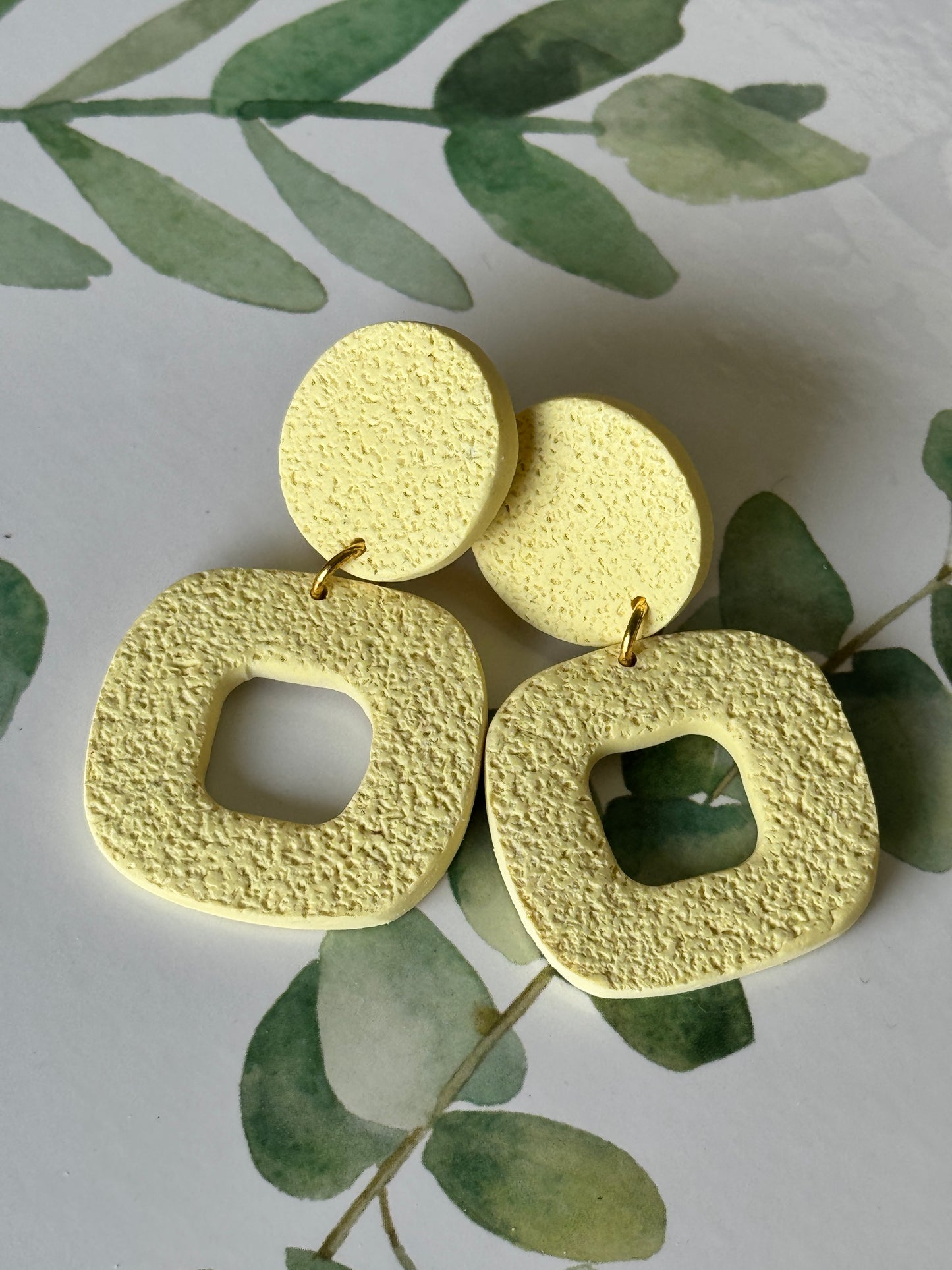 Lemon Butter Short Dangle